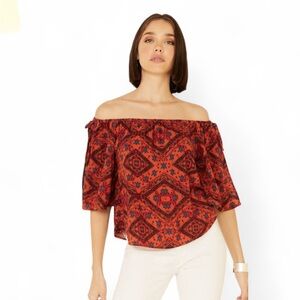 🌙 Shyanne Tile Print Off-Shoulder Blouse Size NWT